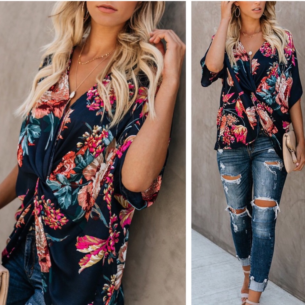 👑Best seller 👑Cross your mind knot floral top - Picture 3 of 6
